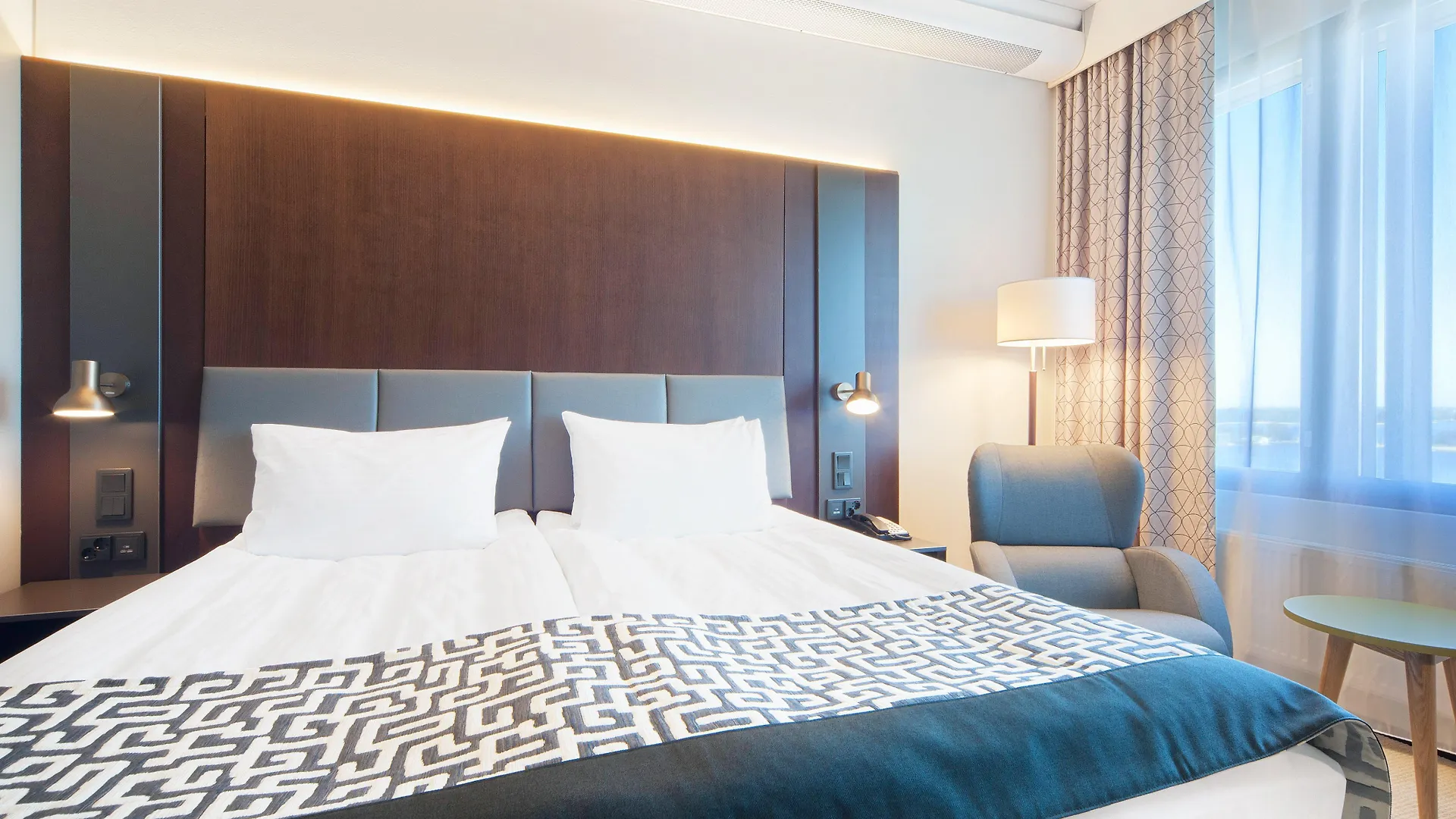 Holiday Inn Helsinki West - Ruoholahti By Ihg Отель