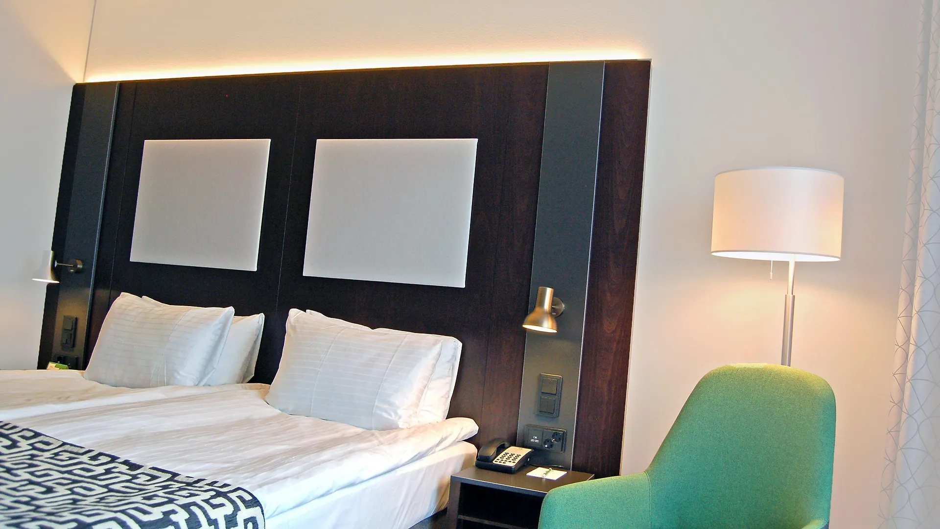 Holiday Inn Helsinki West - Ruoholahti By Ihg 4*,