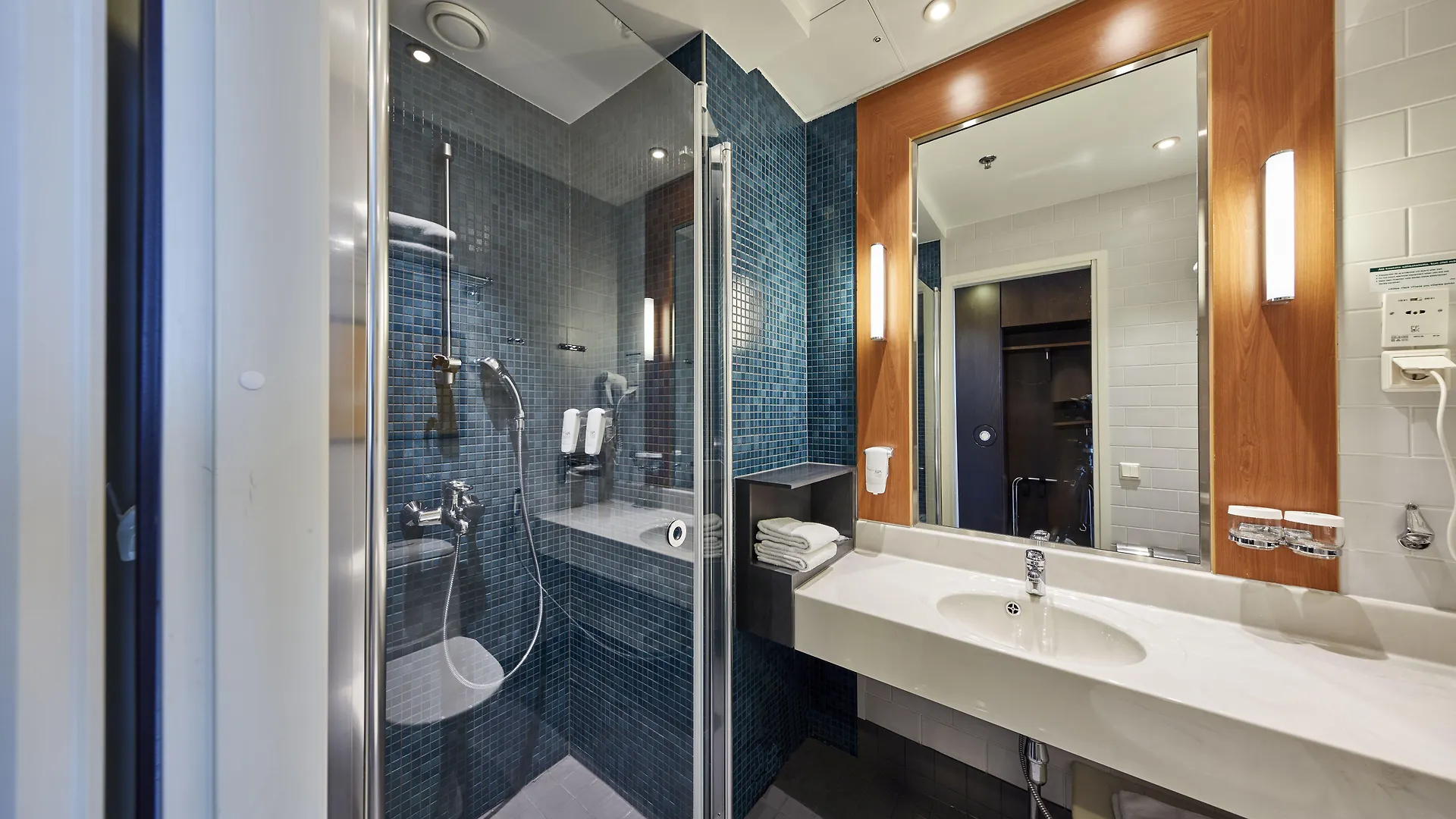 Holiday Inn Helsinki West - Ruoholahti By Ihg Отель